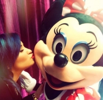 Demi Lovato, mini mysz, dziewczyna, całować, Czerwony, Nice