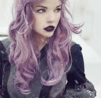 włosy, purpura, sztuczne, usta, mocny makijaż, kolory, zimna