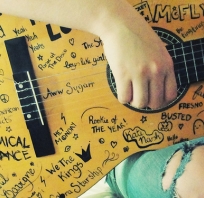 gitara, chłopak, granie, na gitarze, zdjęcie, fotografia