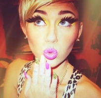 Miley Cyrus, kobieta, mina, śmieszna, rzęsy