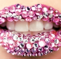 Przepiękne usta, prawie jak diamenty ;)

