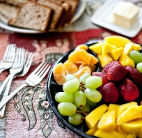 zdjęcie, sałatka owocowa, truskawki, winogrona