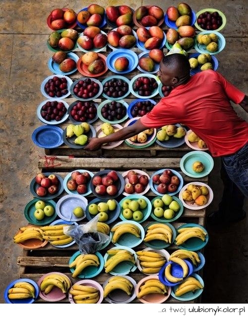 owoce, targ, zdjęcie owoców, kolory, murzyn, banany, afryka