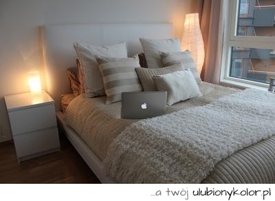 sypialnia, sen, architektura, wnętrze, poduszki,łóżko, laptop, lampy, ekstra