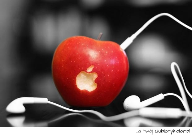 Jabłko z wyciętym znaczkiem apple, ciekawe czy coś takiego znalazłoby zastosowanie. Podłączone słuchawki.