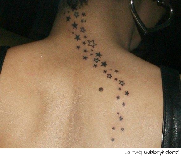rihanna, tatuaż, wzór, gwiazdy, na plecach, wzory