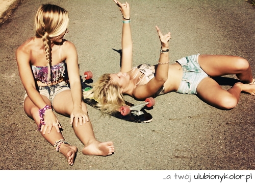 przyjaźń, koleżanki, przyjaciółki, fashion, trendy, zabawa, słońce, lato