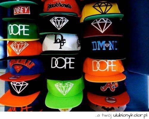 czapki, czapeczki, kaskietki, cool, super, moda, młodzież, teenage
