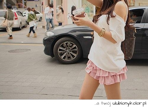 casual, super, look, falbanki różowe, mini, biała, bluzka, oversize, torba