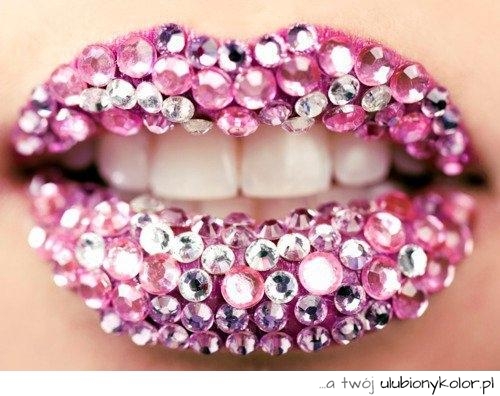Przepiękne usta, prawie jak diamenty ;)
